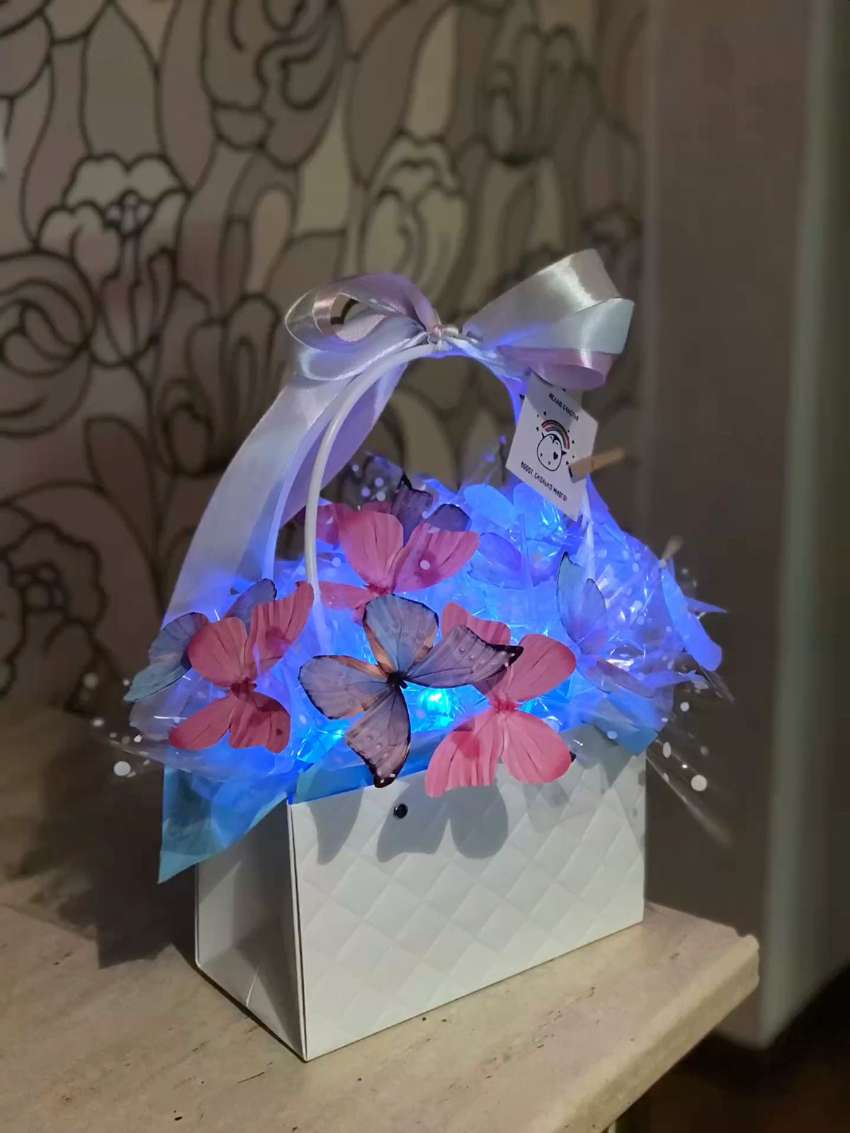 ✨ Подарите Волшебство — Букет из Бабочек! ✨🌸
Ищете необычный и запоминающийся подарок? У нас есть идеальное решение — букет из бабочек! 🦋 Этот изысканный подарок будет незабываемым сюрпризом для ваших... | Сетка — социальная сеть от hh.ru