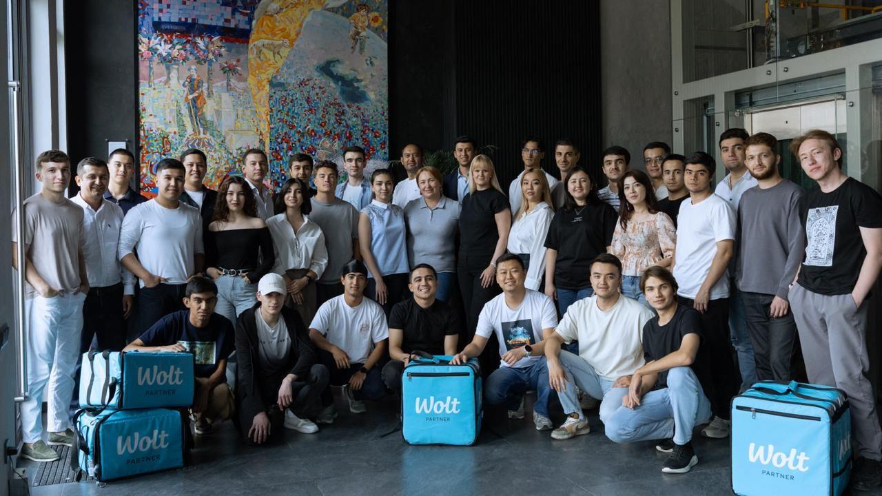 Wolt теперь в Ташкенте ⚡ 
Помимо Wolt, на рынке лидируют Yandex Eats, Uzum Tezkor, Express24, Bringo и другие.
p.s. фото с кассы BNB пару дней назад
#доставка #ташкент #узбекистан
@umedschannel | Сетка — социальная сеть от hh.ru