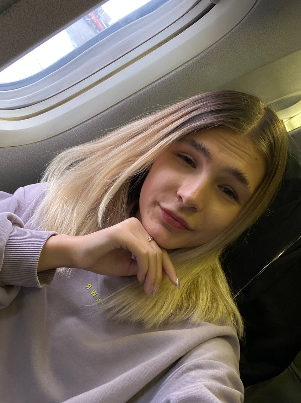 ну чтож, полетели! ✈️
знаете, время в полете для меня — время без времени; ты никогда не знаешь то, что ты думаешь и пишешь, это твои последние мысли? или дальше будет что-то еще?
это отличное время в... | Сетка — социальная сеть от hh.ru