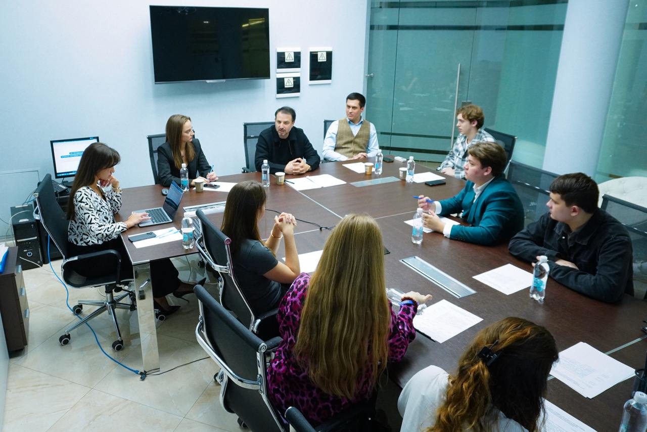 3 октября состоялось XIV заседание «Альянса молодых гуманитариев» с кандидатом юридических наук, членом Адвокатской палаты г | Сетка — социальная сеть от hh.ru