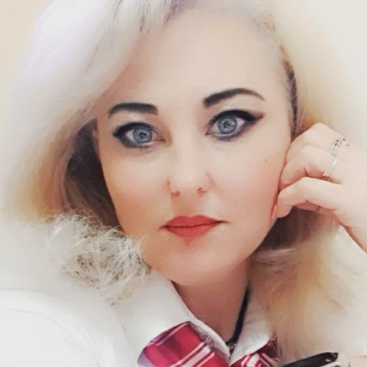 Елена Ефремова