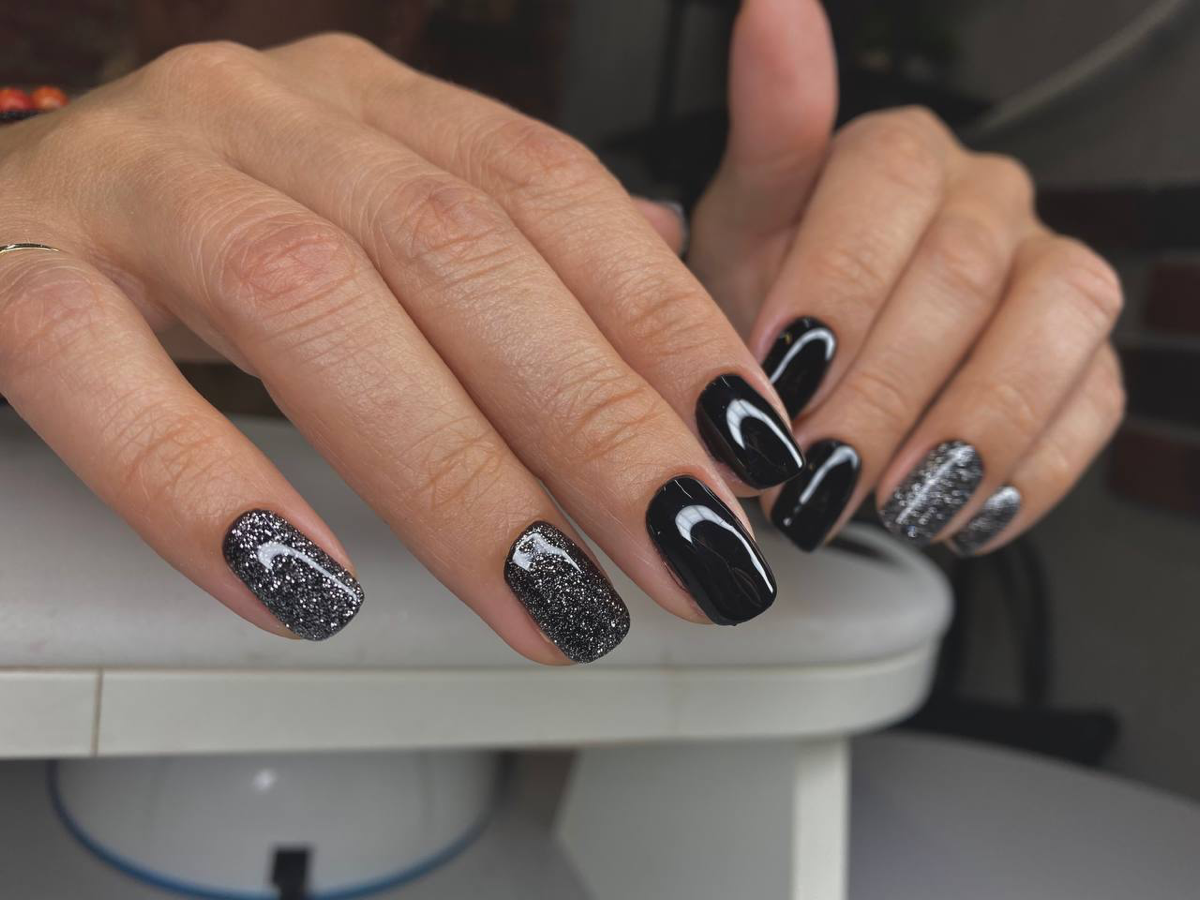 Здравствуйте, меня зовут Анна! Я очень общительная и коммуникабельная. Нахожу общий язык со всеми. Также являюсь дипломированным специалистом ногтевого сервиса | Сетка — социальная сеть от hh.ru