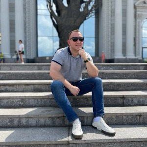 Евгений Лебедев