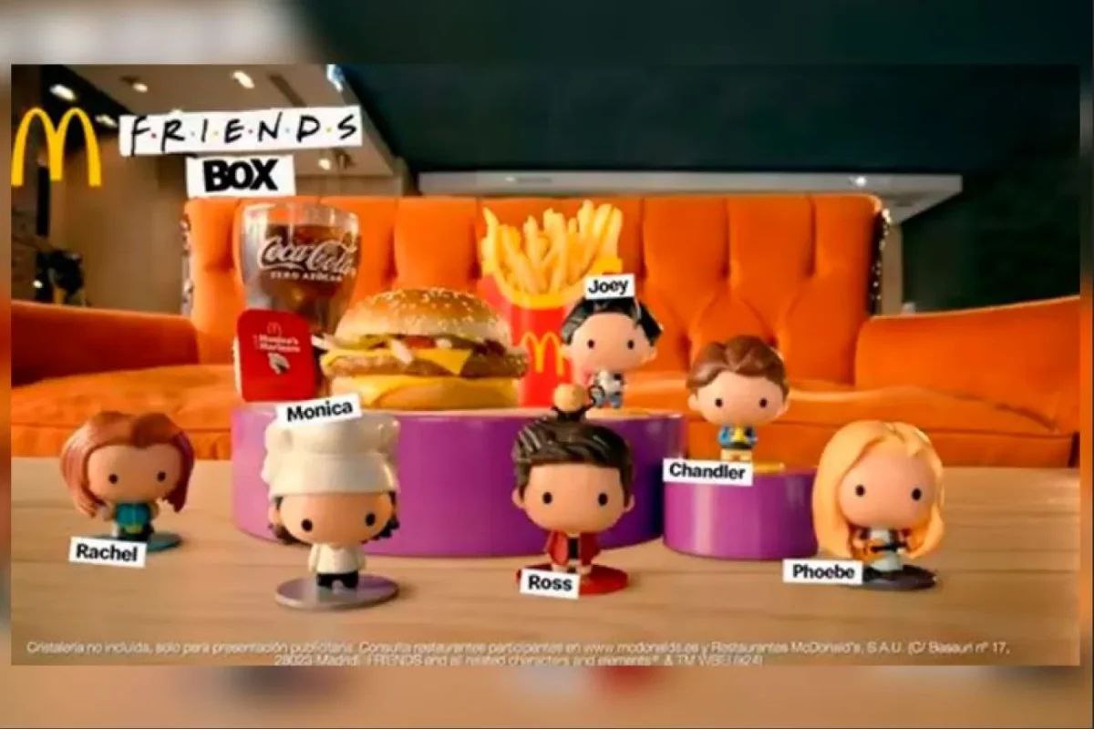 McDonald's анонсировал Happy Meal для взрослых с персонажами сериала «Друзья»! Можно будет собрать фигурки любимых героев ситкома, а также попробовать новинки в честь «Друзей», например, специальный с... | Сетка — социальная сеть от hh.ru