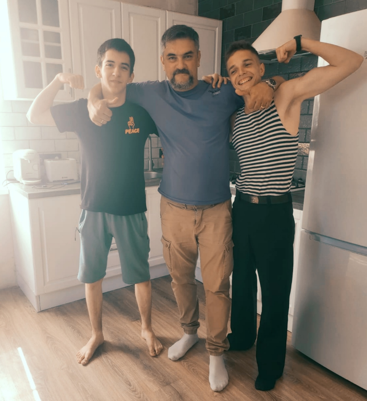 Сегодня я проснулся в 6 утра.  
Мой старший сын решил поехать со мной — ему нужно было в институт, а я мог подвести его только частично | Сетка — социальная сеть от hh.ru