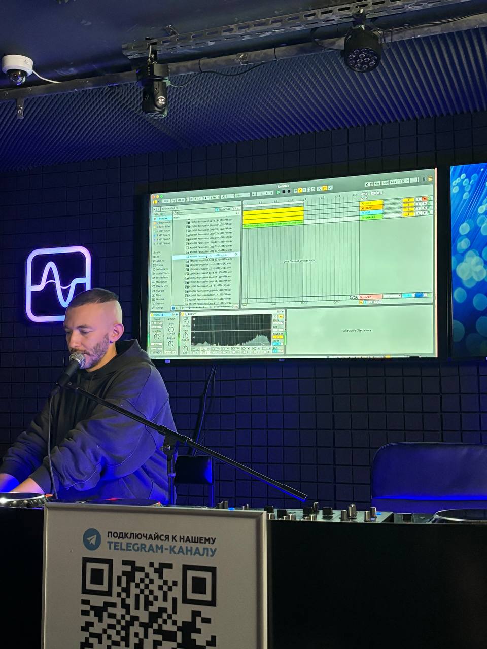 А вот для тех кто ждал мои впечатления после урока dj и написание музыки.
Вчера ходила на пробный урок . Была там 4 часа | Сетка — социальная сеть от hh.ru
