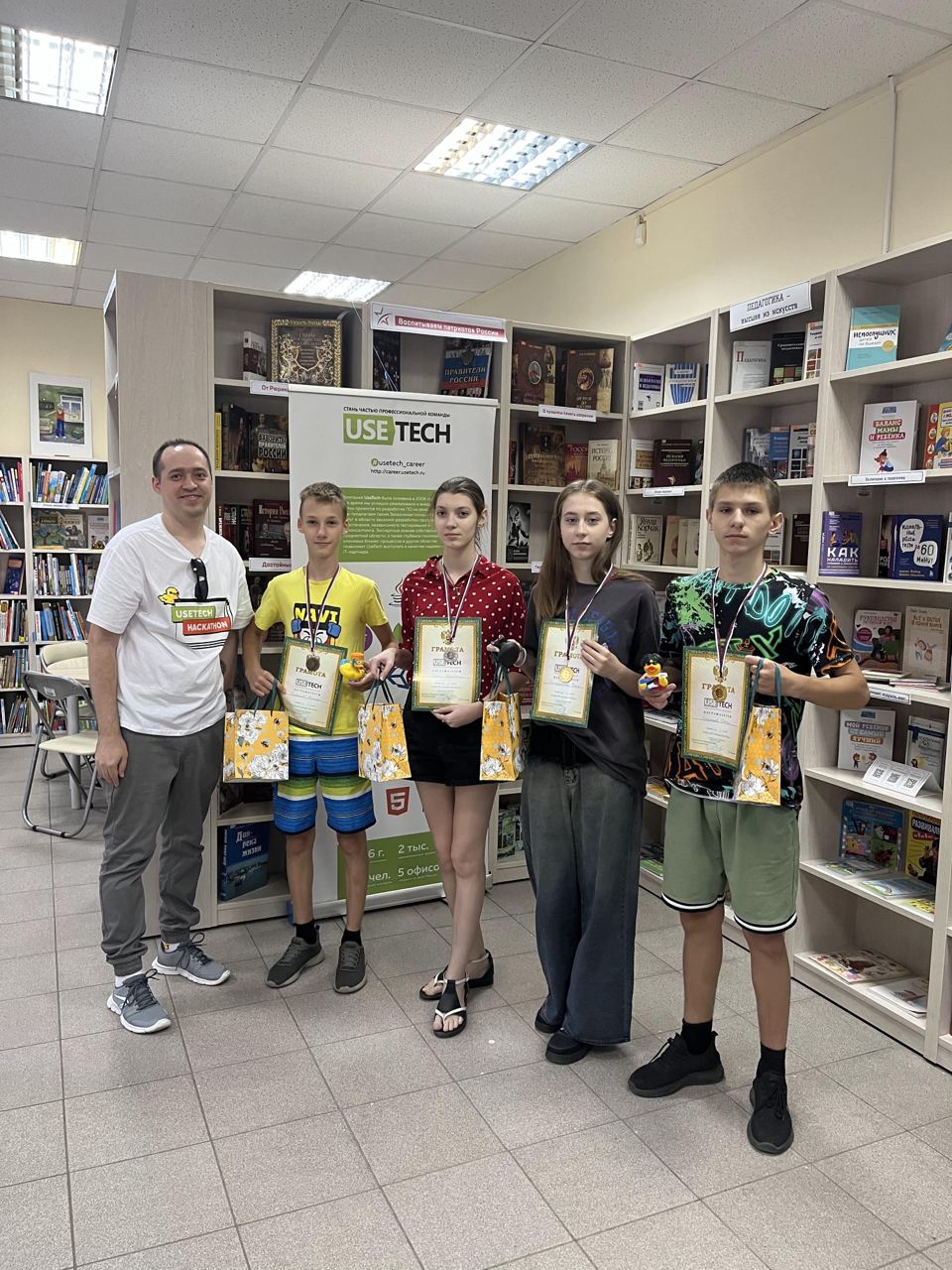 🏆 ГК Юзтех — спонсор открытого Кубка ИТ-столицы Юга России по русским шашкам
25 августа мы стали спонсором соревнования по русским шашкам в БИЦ имени М.В | Сетка — социальная сеть от hh.ru