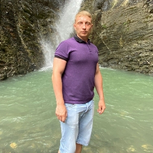 Александр Петров