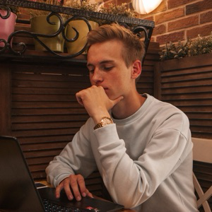 Игорь Фролов