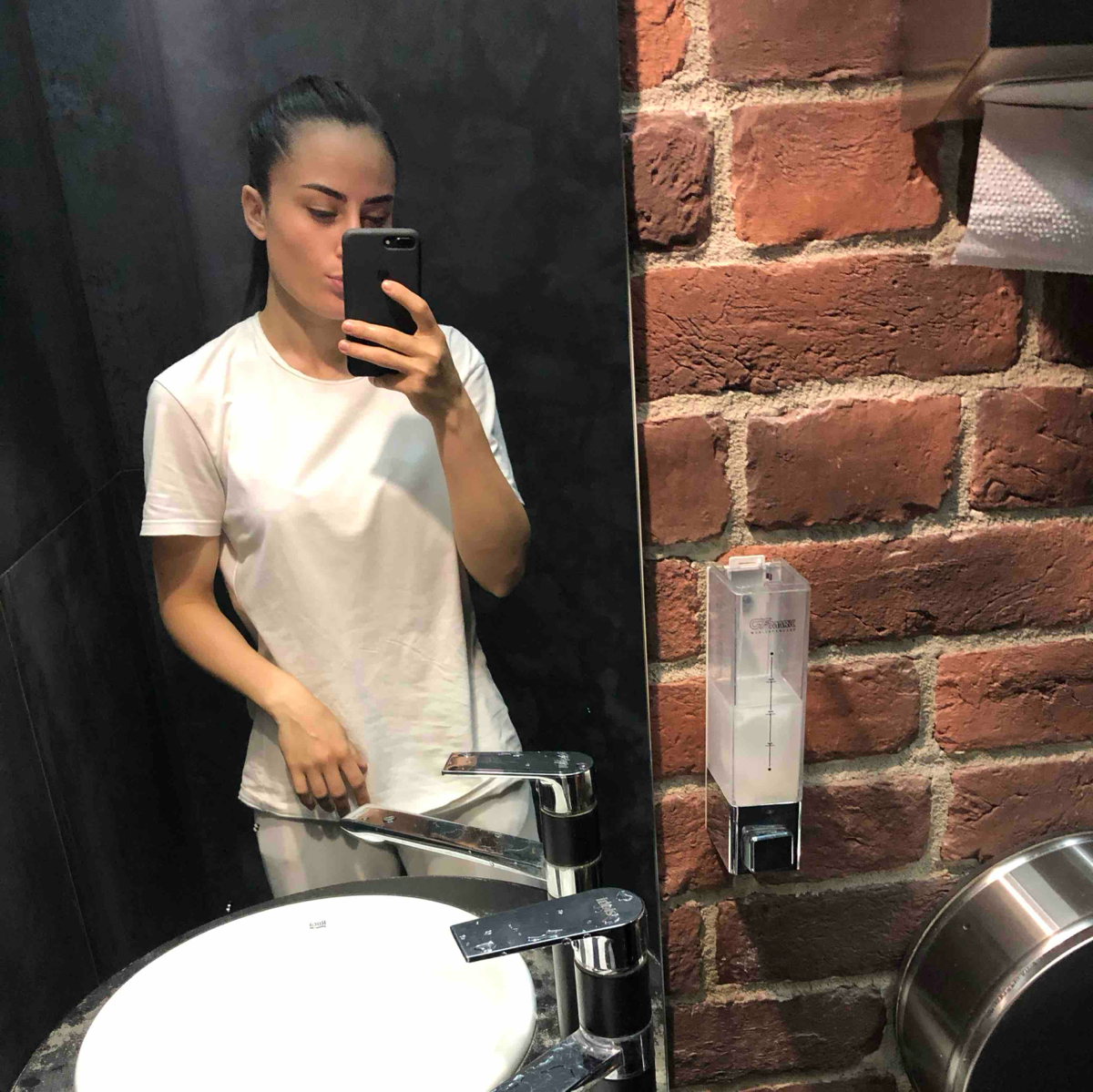 Лена Гиголаева