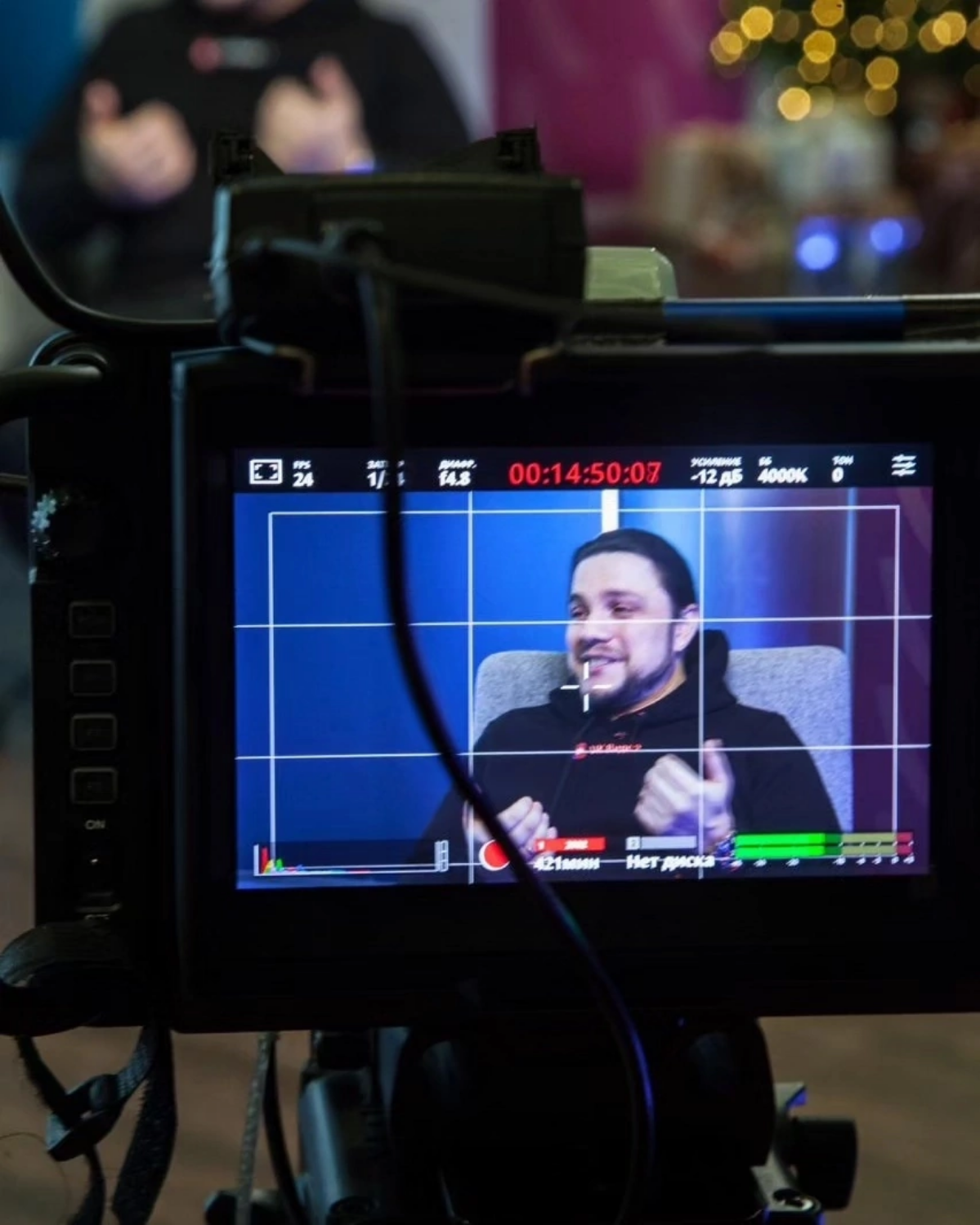 Ответ в Рунет: 24 горячих вопроса к VK Видео  
  
RU Creators запускают уникальный, первый в Рунете проект, в котором блогеры могут задать свои вопросы напрямую платформам | Сетка — социальная сеть от hh.ru
