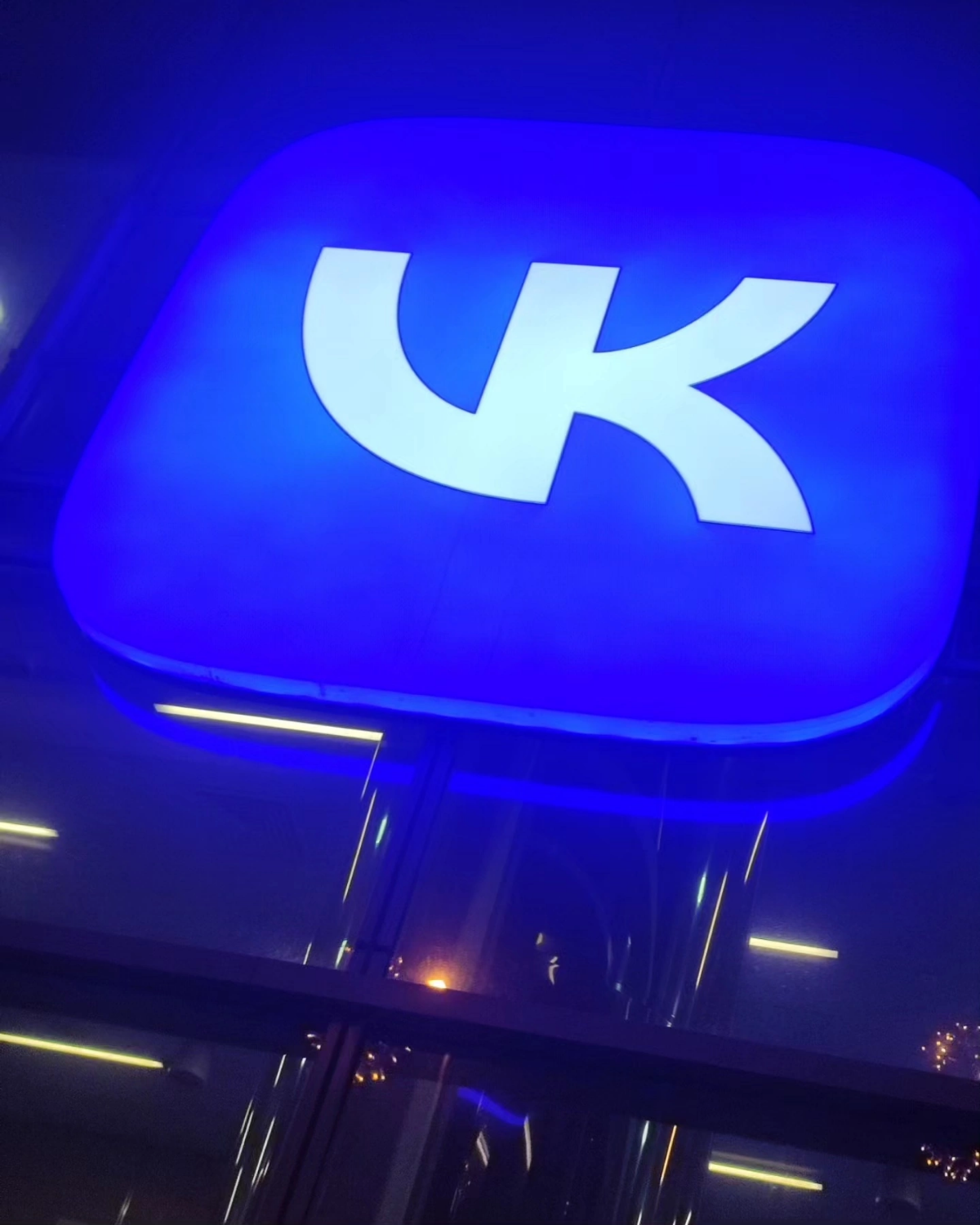 Ответ в Рунет: 24 горячих вопроса к VK Видео  
  
RU Creators запускают уникальный, первый в Рунете проект, в котором блогеры могут задать свои вопросы напрямую платформам | Сетка — социальная сеть от hh.ru
