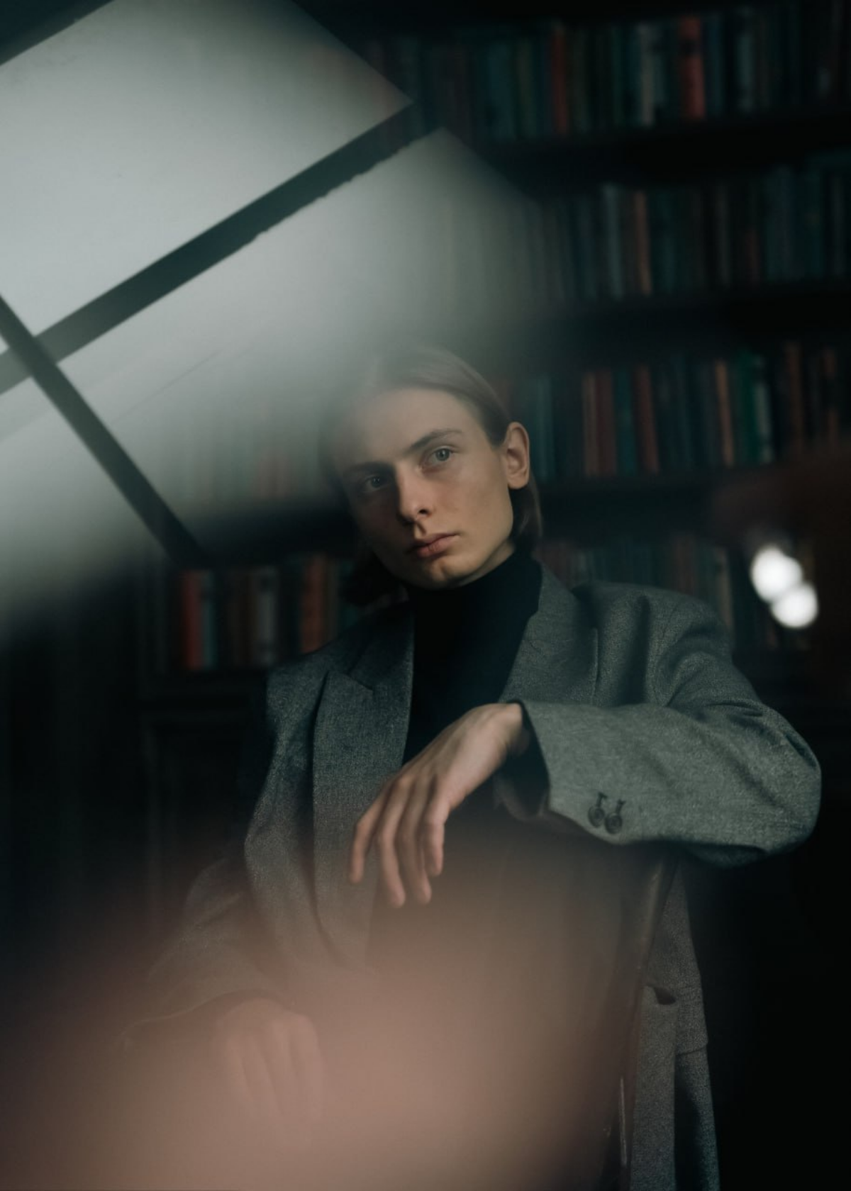 #Бизнеспортрет
Деловой, имеджевый, для резюме, портфолио и публикаций. Серьёзный и не очень. Придумаю концепцию, Помогу выбрать образ, студию. Расскажу про позирование | Сетка — социальная сеть от hh.ru