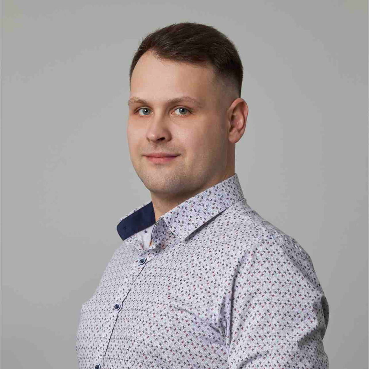 Денис Ахматов