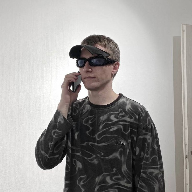 Всегда на связи со своей кепкой, даже когда ее нет рядом 😎 | Сетка — социальная сеть от hh.ru