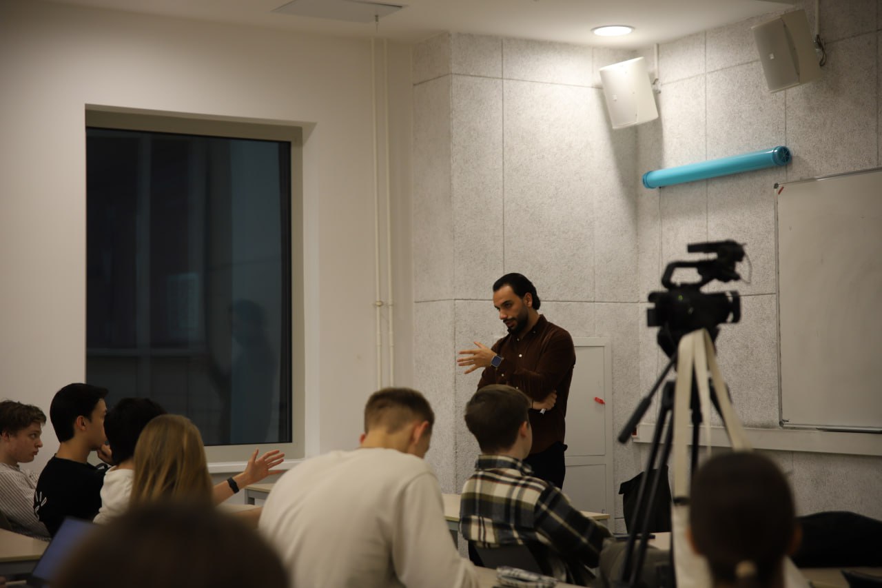 📸
клуб предпринимателей фкн | Сетка — социальная сеть от hh.ru