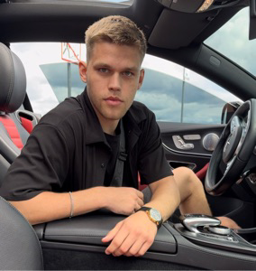 Артём Илюхин