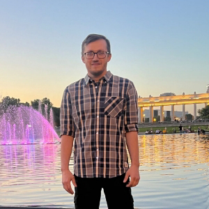 Олег Ахматов