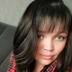Анна Лессер