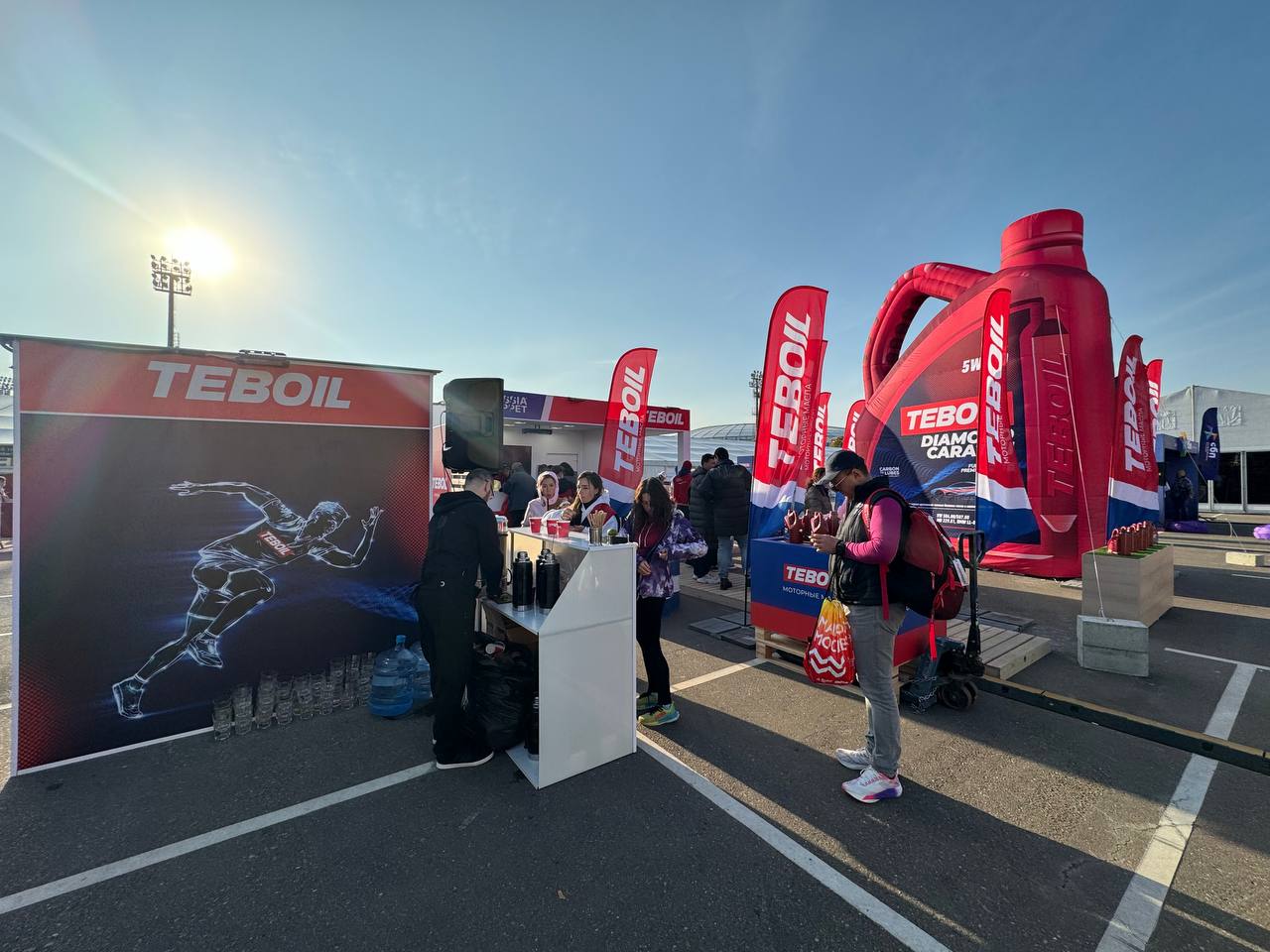 Пока марафонцы добегают Московский Марафон, пробежимся по большому маркету, или как говорят у нас бегуны - экспо | Сетка — социальная сеть от hh.ru