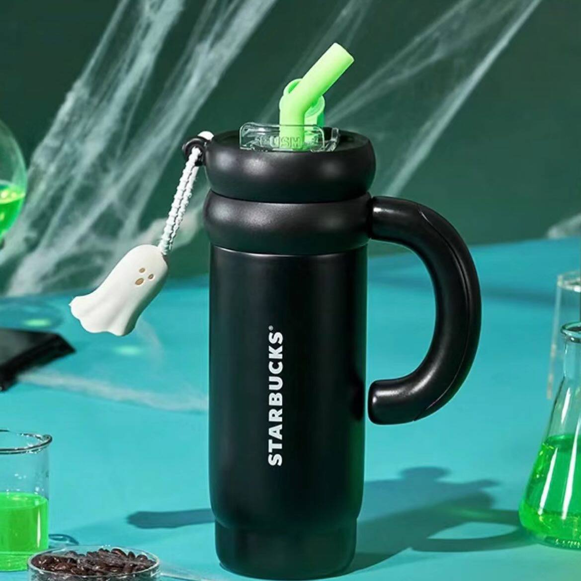 Starbucks выпустил жуткую коллекцию с мумиями к предстоящему Хэллоуину.
Stars Coffee, удиви нас | Сетка — социальная сеть от hh.ru