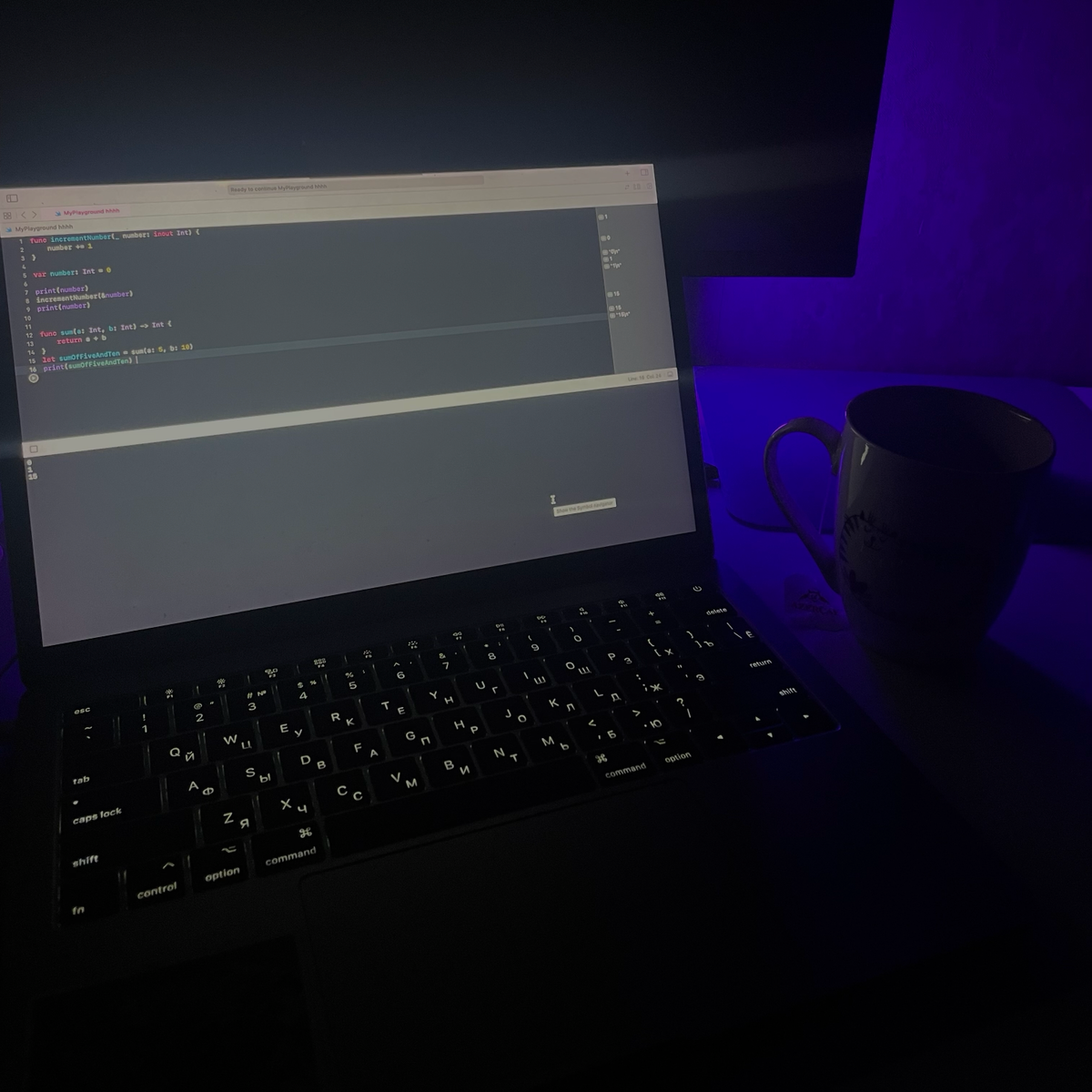 9/305 sprint 1
🎀 Сегодня я более подробно изучила функции в Swift
Сегодня я погрузилась в мир функций (пожалуй это пока что самая сложная для меня тема) | Сетка — социальная сеть от hh.ru