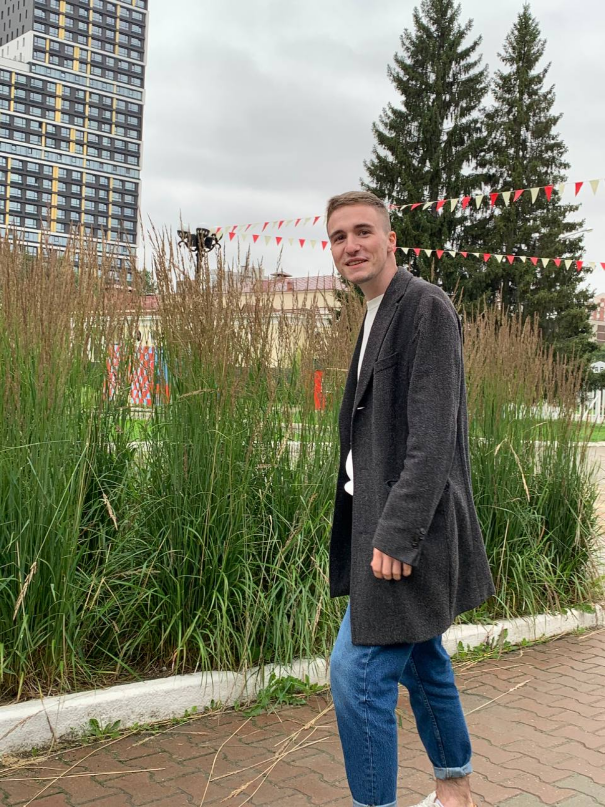 #постзнакомство
Привет 👋 Я Влад, мне 22
С 2020 работаю в центральном парке Екатеринбурга, отвечаю за прокат велосипедов и самокатов, с 2022 управляющий
За это время успел понять как и что работает, и,... | Сетка — социальная сеть от hh.ru