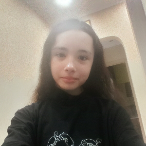 Арина Мельник