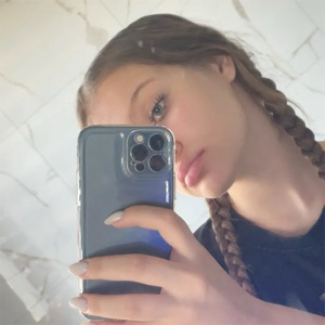 Лика Янг