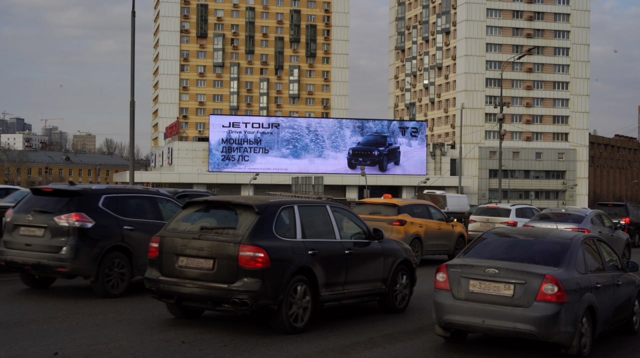 Китайский автомобильный бренд Jetour увеличил знание бренда до 37% с помощью рекламной кампании, включающей наружную рекламу | Сетка — социальная сеть от hh.ru