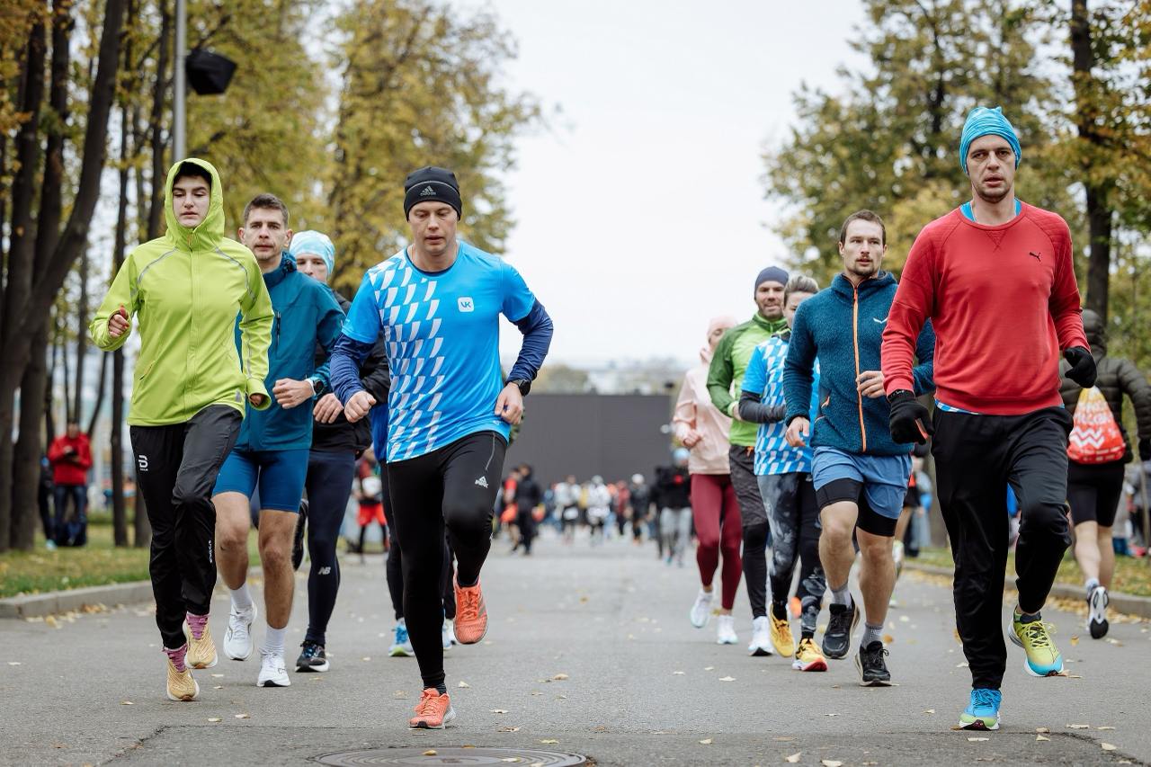 🏃 Все выходные на бегу — в прямом смысле!
Мы поучаствовали в Московском Марафоне, крупнейшем российском соревновании по бегу | Сетка — социальная сеть от hh.ru