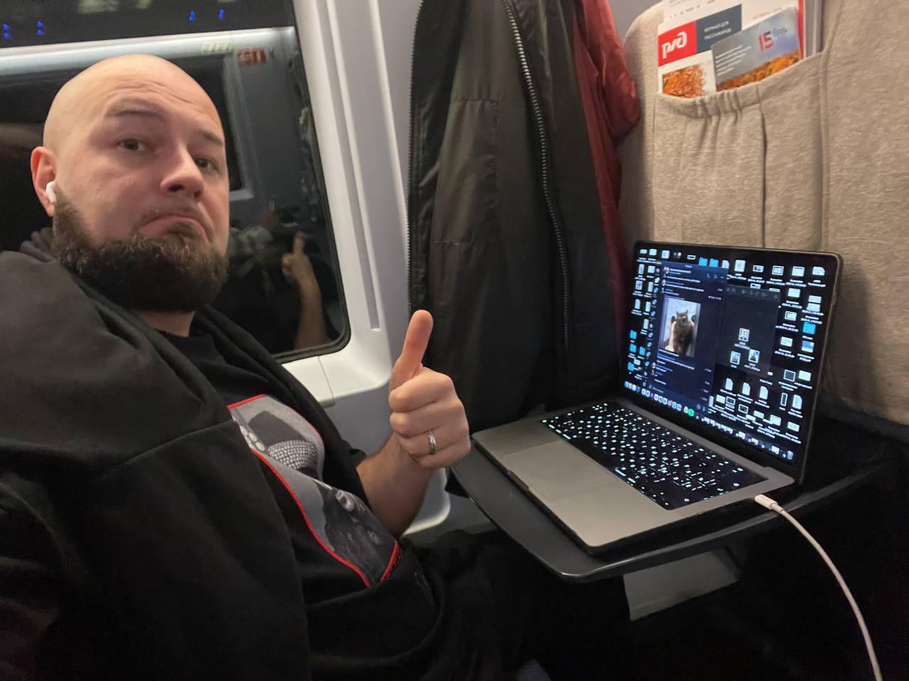 Коротко о том, как я провел время в Питере на этих выходных. 
Обещал доклад: он тоже где-то здесь. | Сетка — социальная сеть от hh.ru