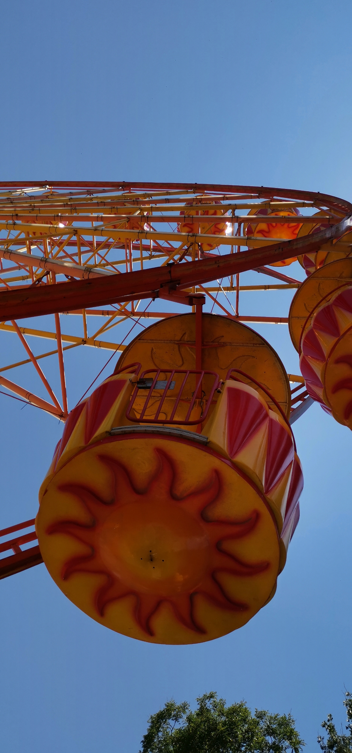 Привет Мир🫶  Меня зовут Ирина✨  
Мне 50 лет, и я решила зайти в эту дверь🙌  
11 лет была ИП детский бизнес🧸  
Год работаю #мобильныйфотограф #мобильныйфотографроманова #фудфотография  все снимаю на те... | Сетка — социальная сеть от hh.ru