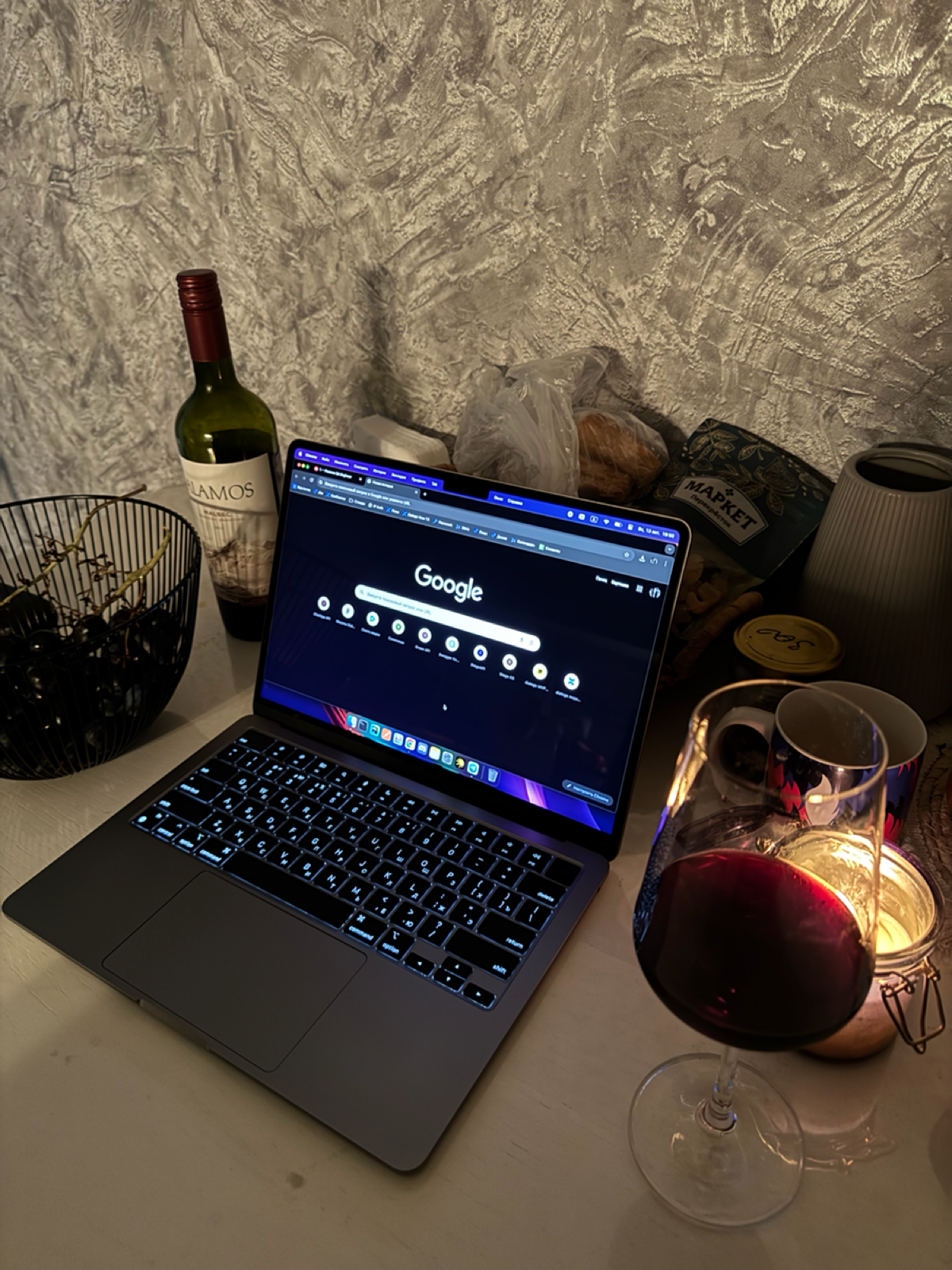 Хочешь не хочешь - после работы придется сесть и снова что-то учить. Еще лучше, когда придется сесть учить в вечер пятницы. | Сетка — социальная сеть от hh.ru