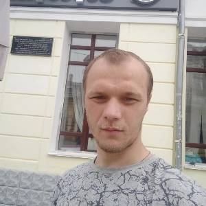 Коля Бражник