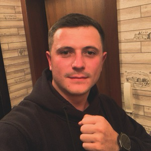 Дмитрий Маслов