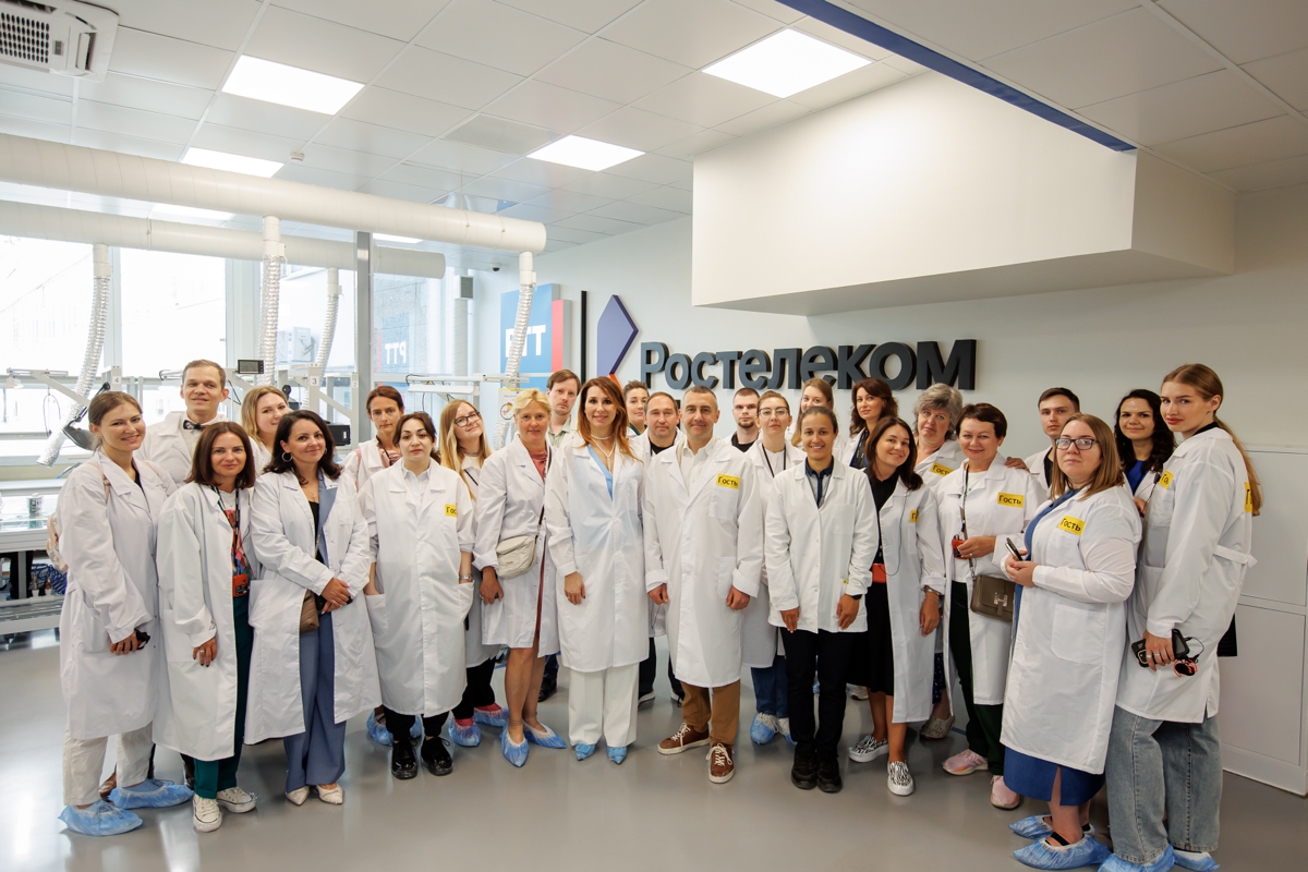 Приветствую вас!
Меня зовут Илья Круглянский, и я занимаюсь репортажной и контентной фотосъёмкой с 2008 года | Сетка — социальная сеть от hh.ru