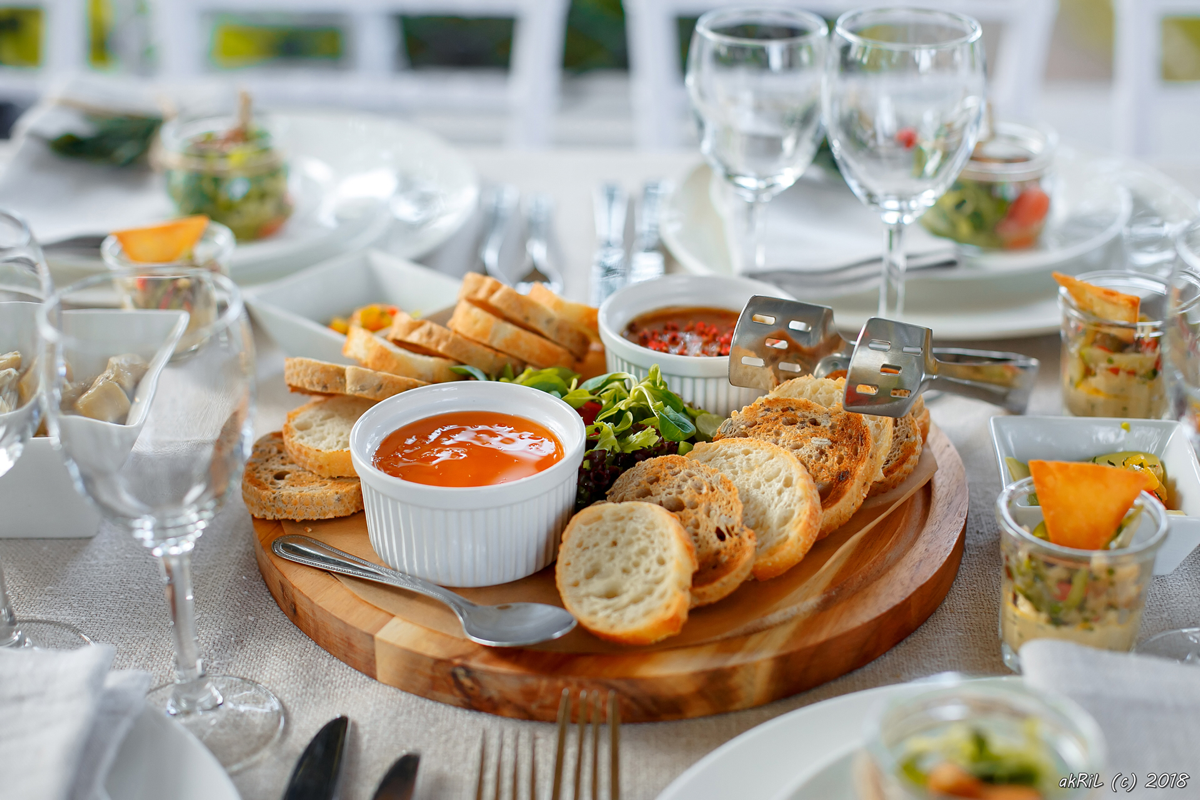 Приветствую вас!
Меня зовут Илья Круглянский, и я занимаюсь репортажной и контентной фотосъёмкой с 2008 года | Сетка — социальная сеть от hh.ru