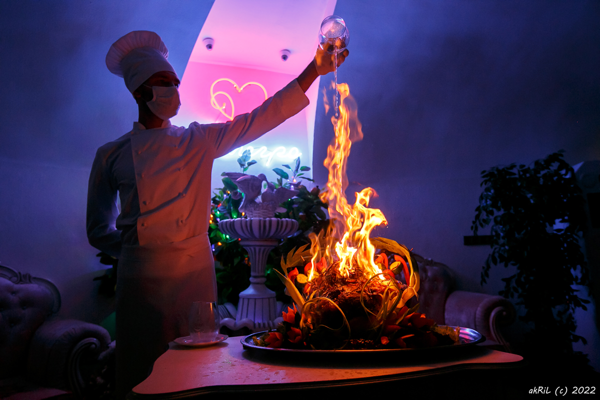 Приветствую вас!
Меня зовут Илья Круглянский, и я занимаюсь репортажной и контентной фотосъёмкой с 2008 года | Сетка — социальная сеть от hh.ru