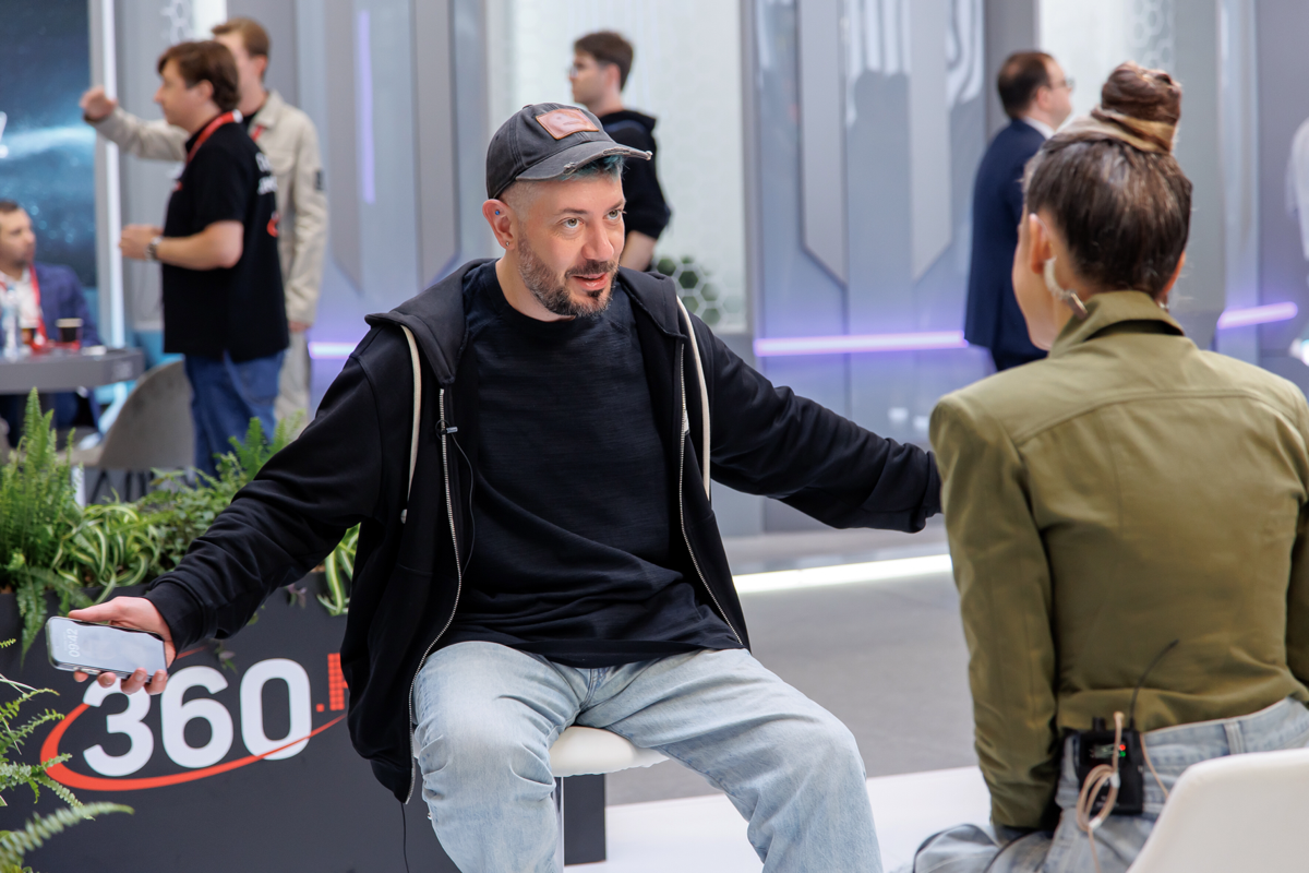 Приветствую вас!
Меня зовут Илья Круглянский, и я занимаюсь репортажной и контентной фотосъёмкой с 2008 года | Сетка — социальная сеть от hh.ru