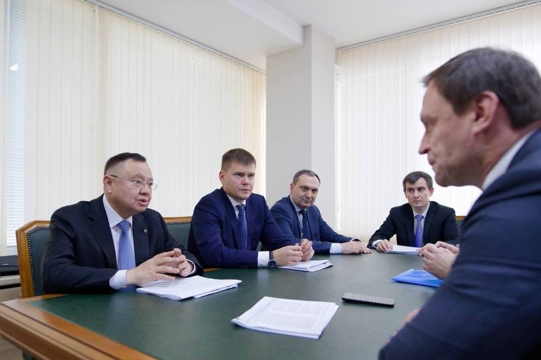 В Госдуме РФ состоялась встреча Министра строительства и ЖКХ РФ Ирека Файзуллина и председателя Комитета Госдумы по строительству и ЖКХ Сергея Пахомова
Во встрече приняли участие статс-секретарь – зам... | Сетка — социальная сеть от hh.ru