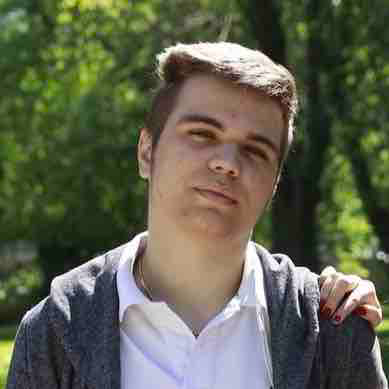 Максим Курнушев