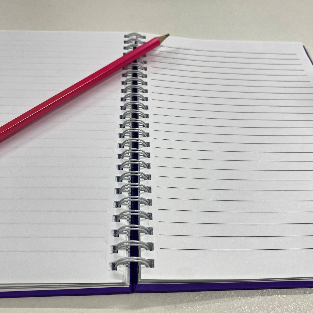 ✍️ Достаем двойные листочкиКактолько в школе закончились прописи и диктанты по русскому языку я полюбил тетрадки в клеточку | Сетка — социальная сеть от hh.ru