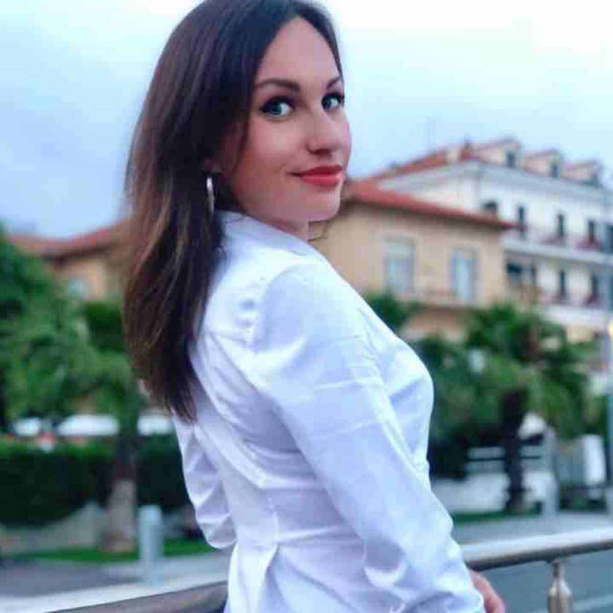 Янина Сакарели