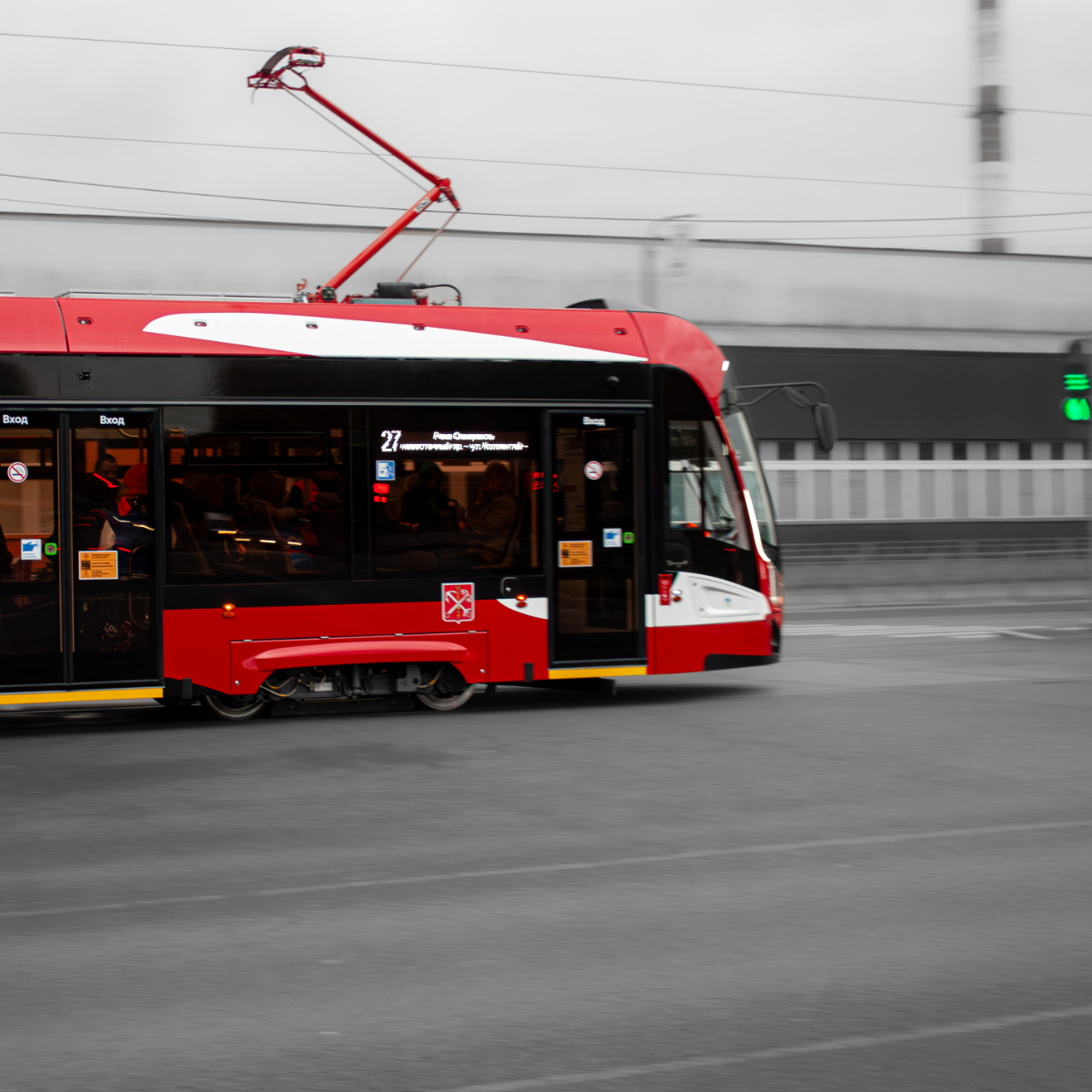 #Vehicle #PublicTransportation #City #SPb
Теперь добавим немного цвета в наши ежедневные будни. Следующая остановка.. | Сетка — социальная сеть от hh.ru