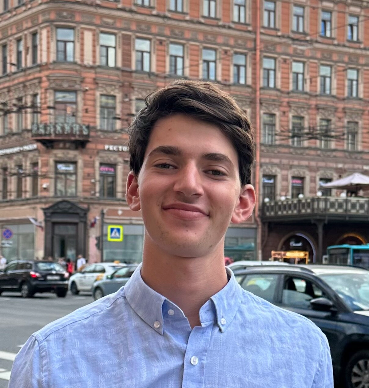 Даниил Ревзин | Сетка — социальная сеть от hh.ru