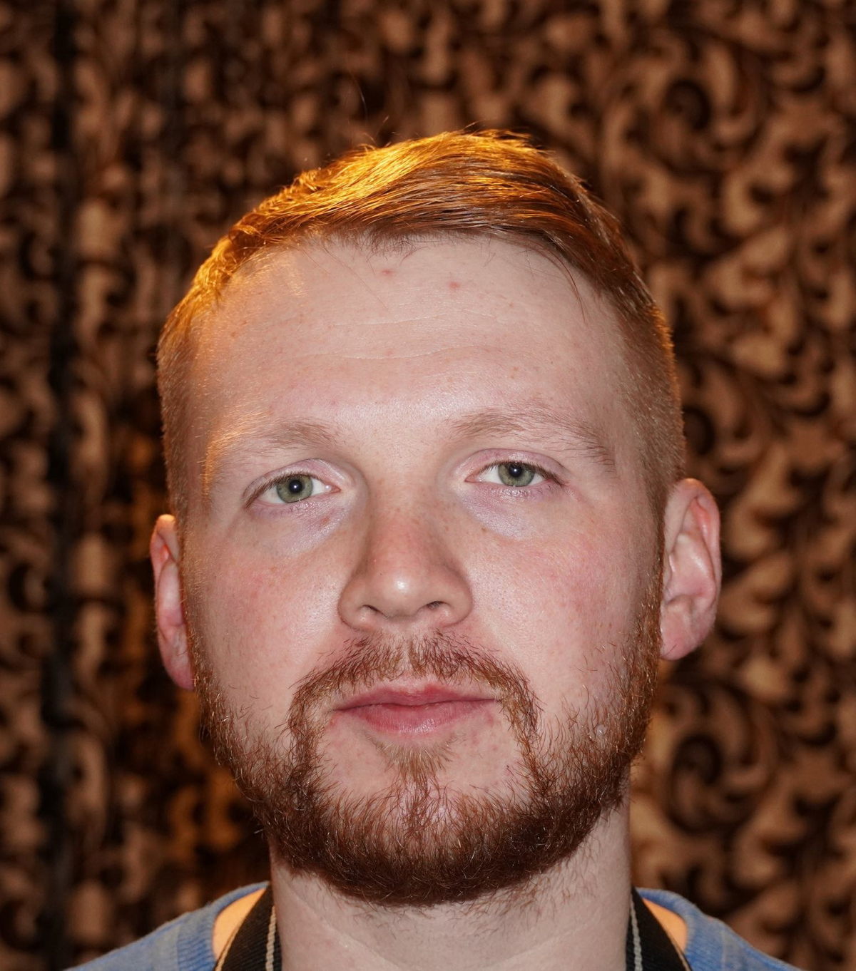 Леонид Петров