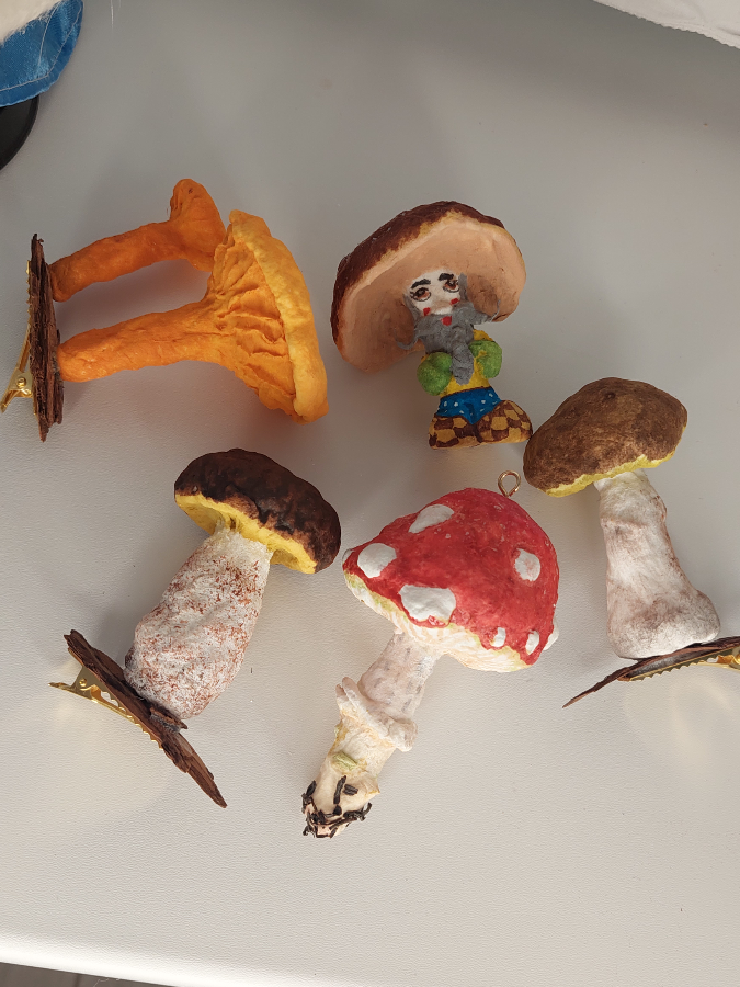 Ну вот и октябрь. Продолжаю "набивать руку" в изготовлении ватной игрушки. А это мои старые самые первые работы | Сетка — социальная сеть от hh.ru