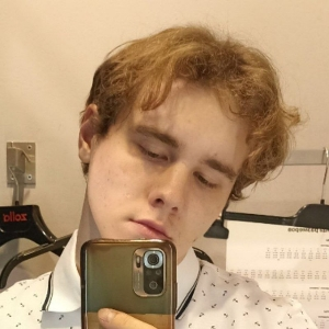 Андрей Попов