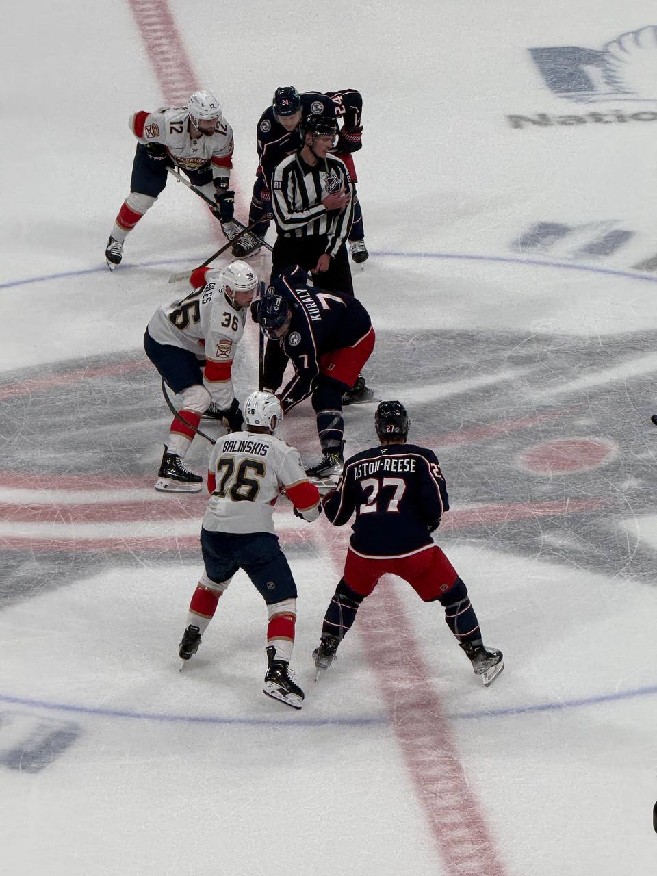 🔫 Наша подписчица Евгения, живущая в Коламбусе, поделилась фотками с домашнего матча-открытия сезона «Блю Джекетс».
Скажем спасибо Евгении своими реакциями на этот пост!
Ещё пара фоток в комментах | Сетка — социальная сеть от hh.ru